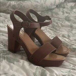 Elegant Brown Block Heel Sandals